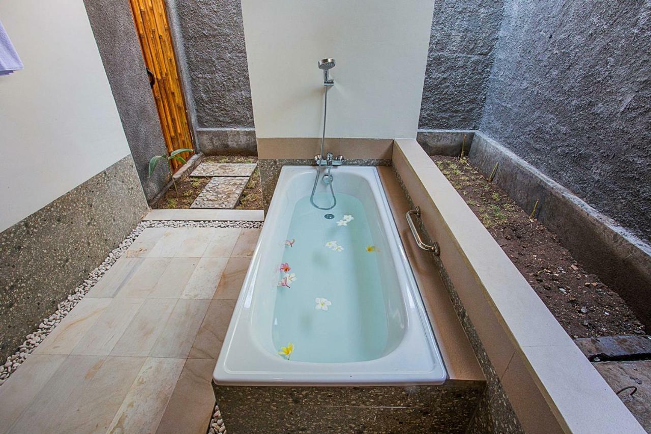 Ambengan Private Villas Toyapakeh Exterior photo